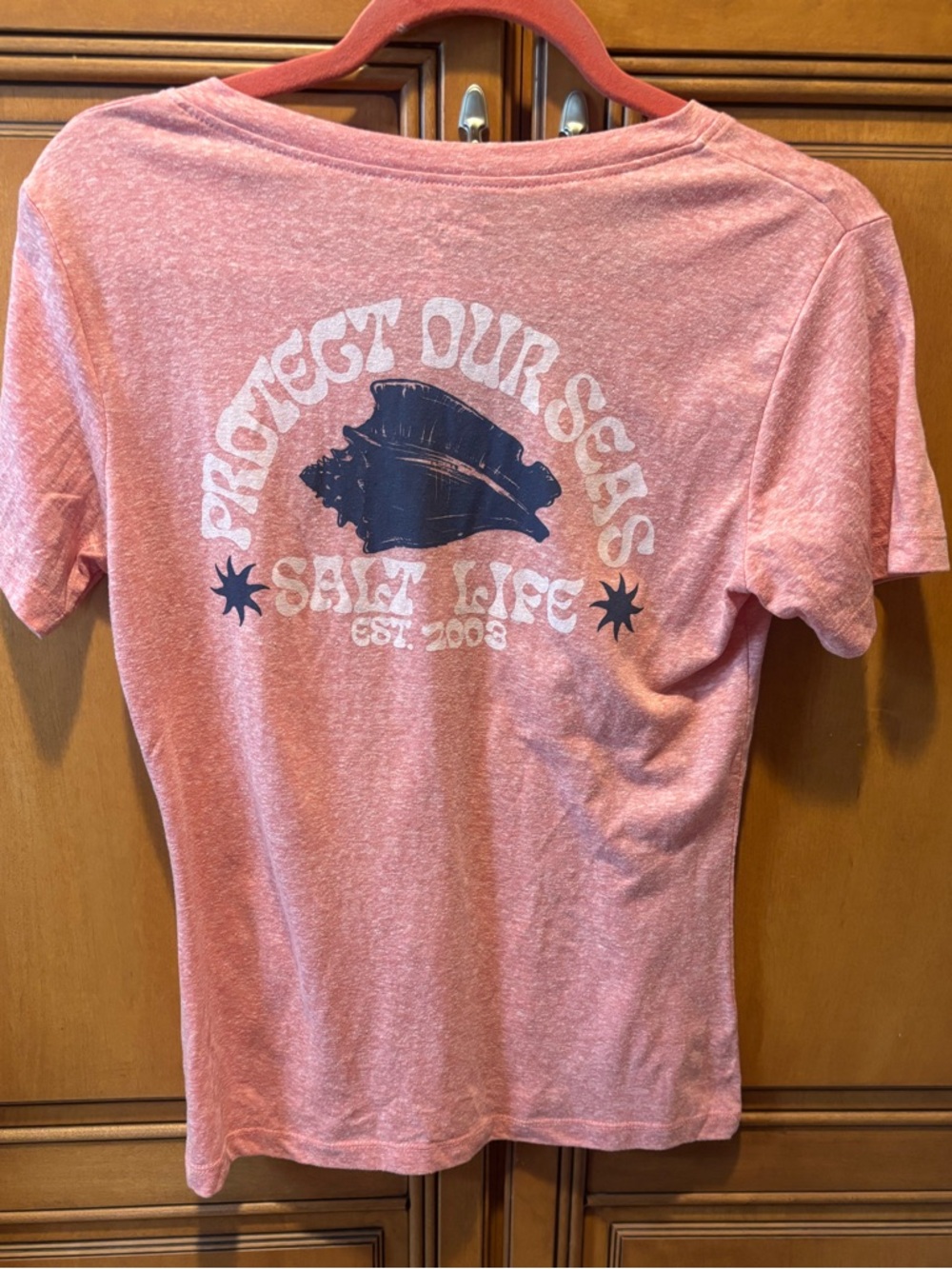 *NWT* Salt Life Light Heather Pink V-Neck Tee with Tag. Size: S